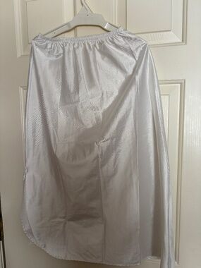 Kayser White Half Slip with Slit Sides